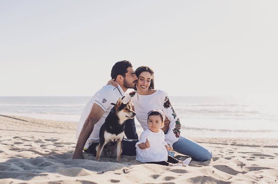 Pollo Briseño junto a su familia y Nobu