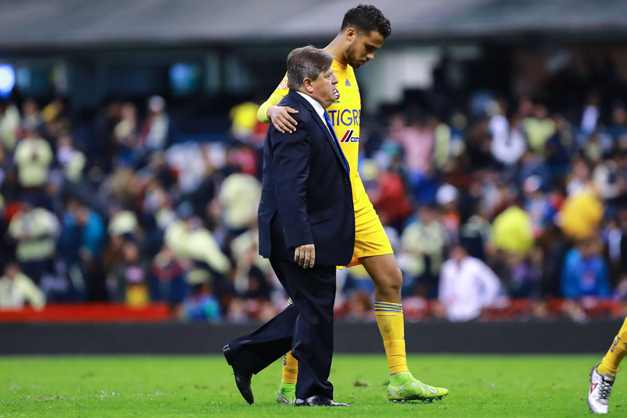 Diego Reyes se encontró con su mentor Miguel Herrera. (Foto: Imago7)