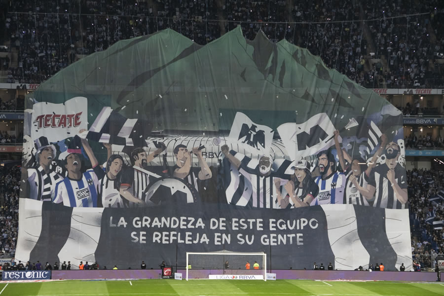 Previo a la Final de Ida entre Rayados y América del Apertura 2019, los regios alentaron a su equipo con un tifo. FOTO: Mexsport.