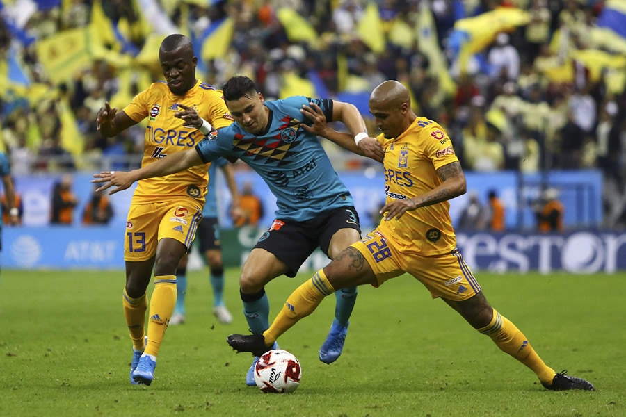 Jorge Sánchez fue abucheado tras error en la Final. (Foto: Imago7)