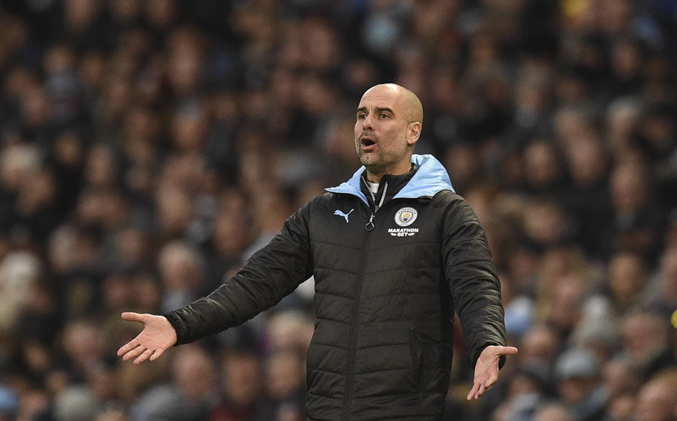 Pep Guardiola no tuvo regalo de cumpleaños por parte de su equipo, al que le empataron en el último minuto. Foto: AFP