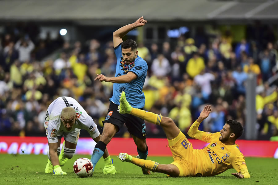 Henry Martín fue clave en la victoria de las Águilas sobre Tigres. FOTO: Mexsport.