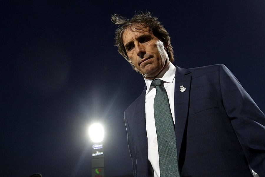 Guillermo Almada, técnico de Santos. (Foto: Imago7)