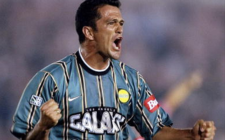 Carlos Hermosillo: El exmundialista jugó de 1998 al 2000.
