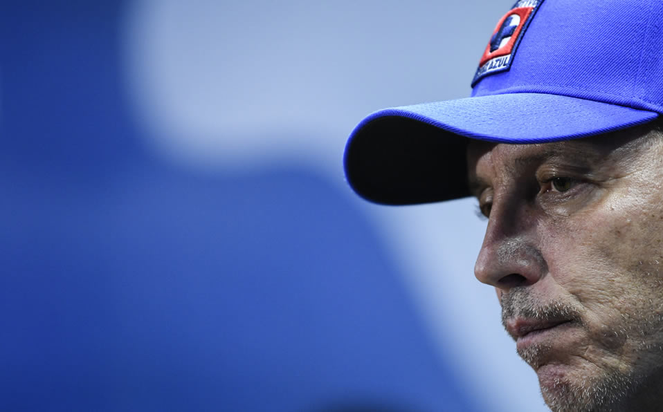 Siboldi señala a un sector de la prensa como el que lo quiere ver fuera de Cruz Azul. Foto: Imago7