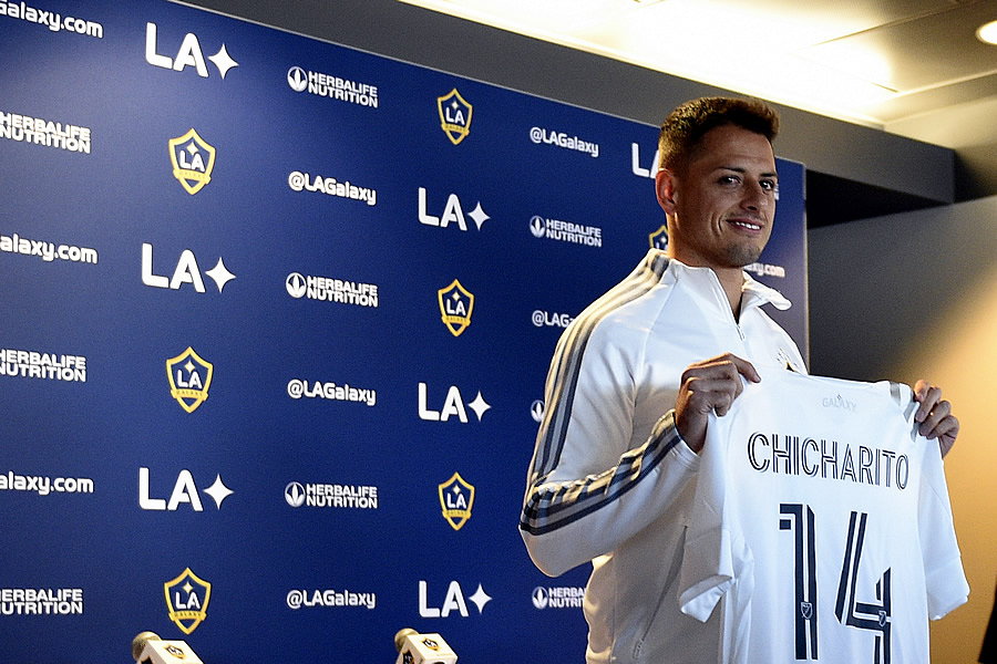 Fiel a su tradición, Chicharito portará el 14 en su espalda. (Foto: AP)
