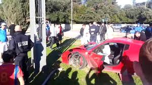 M'Baye Niang sufrió un accidente de tráfico en debero de 2016 y su Ferrari pagó las consecuencias.
