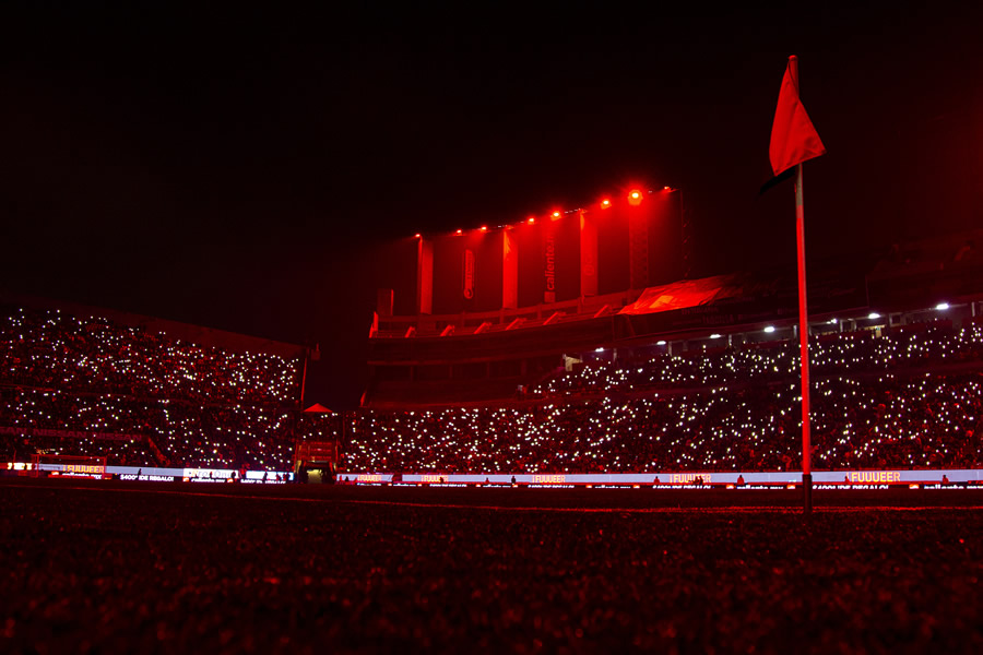 La espectacular iluminación del Estadio Caliente. (Fotos: Imago7 y Mexsport)