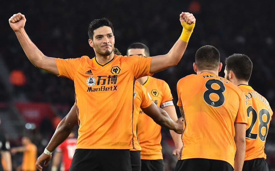 Raúl Jiménez es la sensación de la Premier League. Foto: AFP