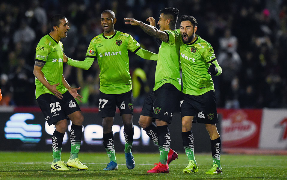 Los Bravos dieron uno de sus mejores juegos en su estadía en Primera División y le pasaron por encima a La Monarquía.