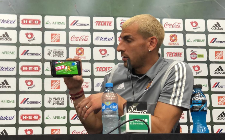 Tigres: Nahuel saca celular en plena conferencia para criticar el VAR