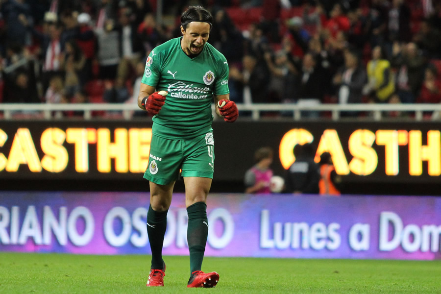 Toño Rodríguez celebra el gol de Beltrán. (Foto: Imago7)