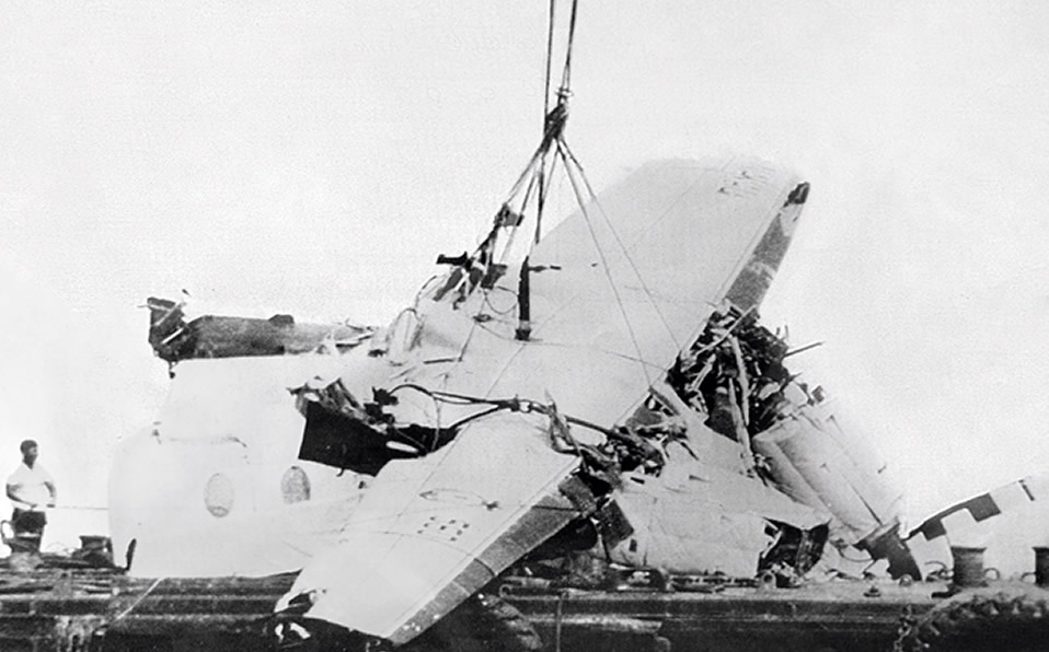 1987. La aeronave del Alianza de Lima se desplumó en el mar apuntó de aterrizar, 43 fallecidos. (@SomosElComercio)