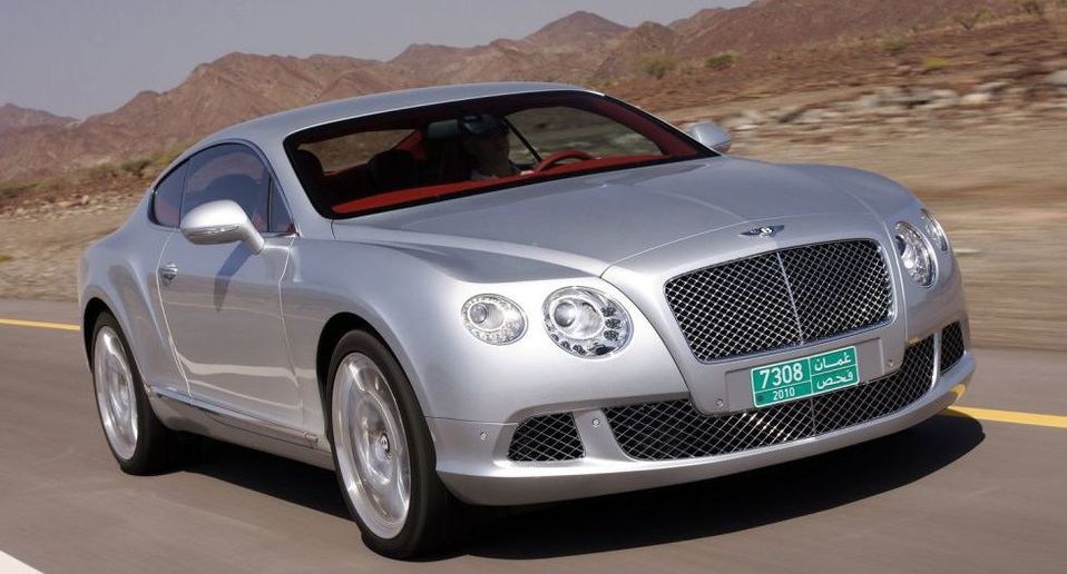 10.- Bentley Continental: No todos fueron deportivos. Lució un elegante Bentley de casu 200 mil dólares. (Bentley)