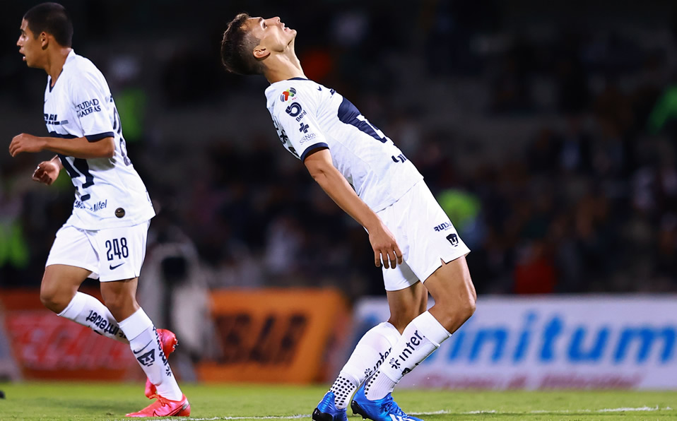 Dinenno se lamenta tras quedar eliminados de la Copa MX. (Foto: Imago7)