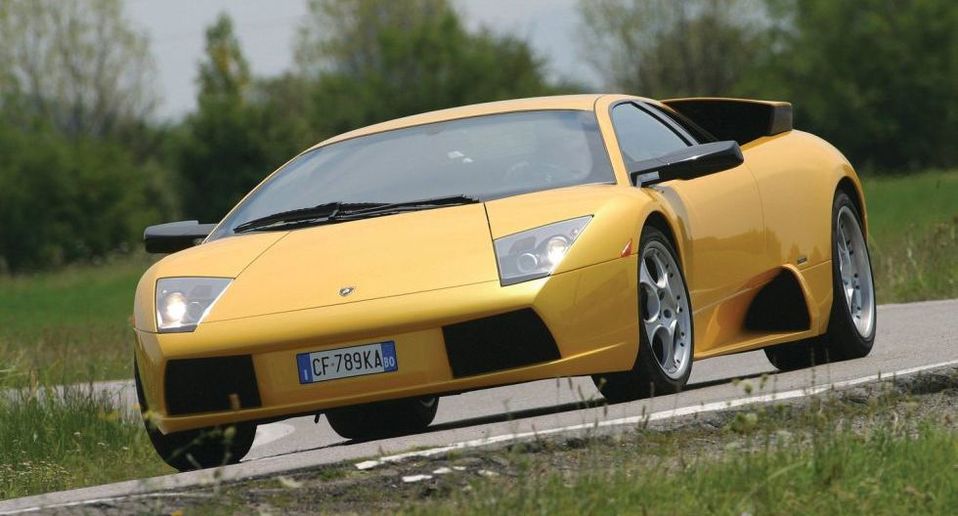 4.- Lamborghini Murcielago: A pesar de tratarse de un auto del año 2002, el motor V12 del Murcielago sigue sorprendiendo. (Lamborghini )
