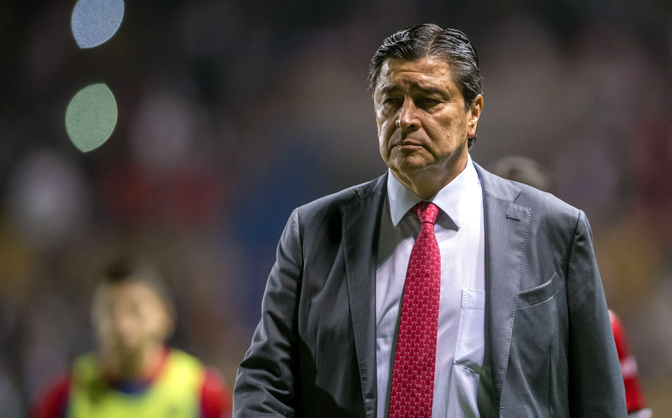 Luis Fernando Tena no pudo ocultar su tristeza. (Foto: Mexsport)