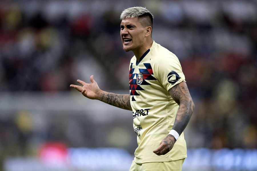 Nicolás Castillo: el delantero chileno llegó en 2019 como la solución a la falta de gol, pero las lesiones no lo han dejado. (Foto: Mexsport)