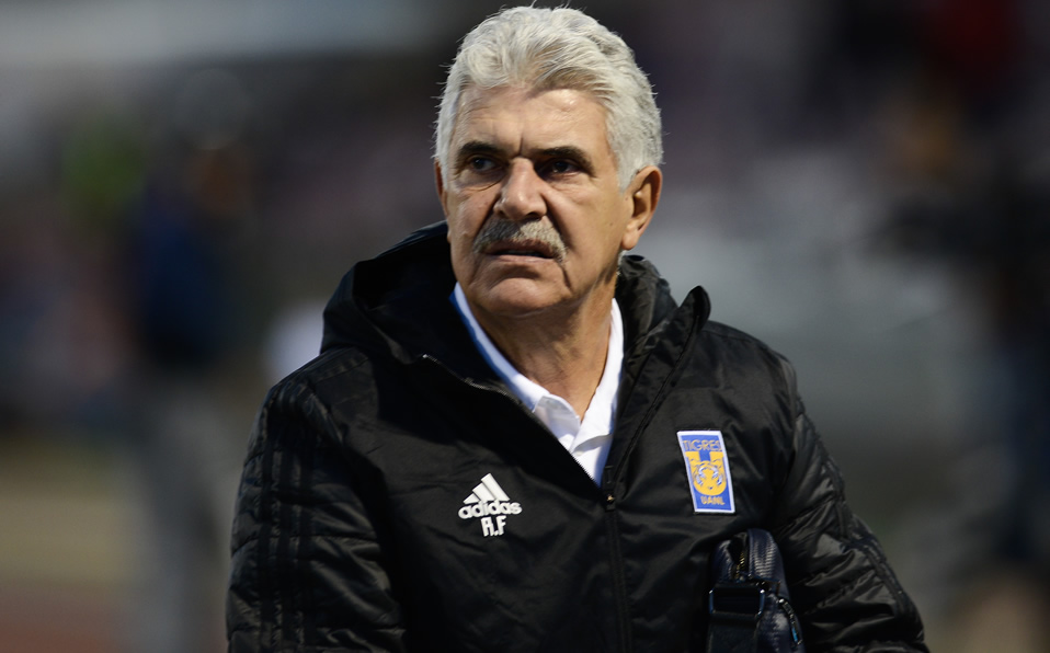 Tuca se ha vuelto más enojón que antes desde que llegó a su tercera etapa con Tigres. (Foto: Imago7)