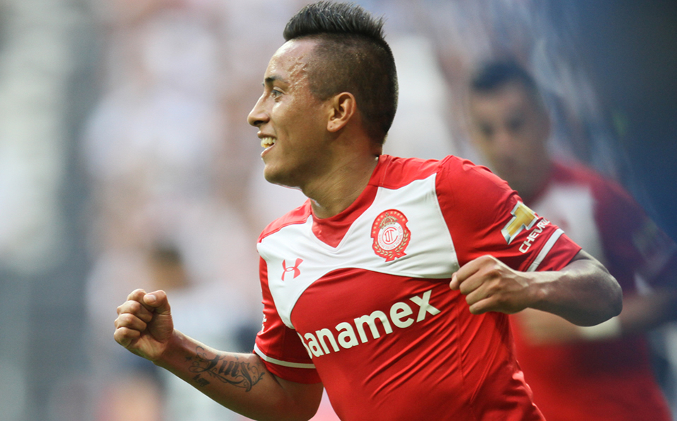 Christian Cueva, mundialista peruano, llegaría libre a Pachuca (Imago7)