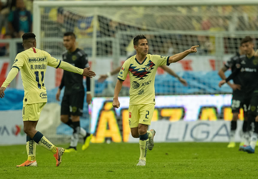 Fuentes festejó con todo su primer gol con la camiseta de las  Águilas. FOTO: Mexsport.