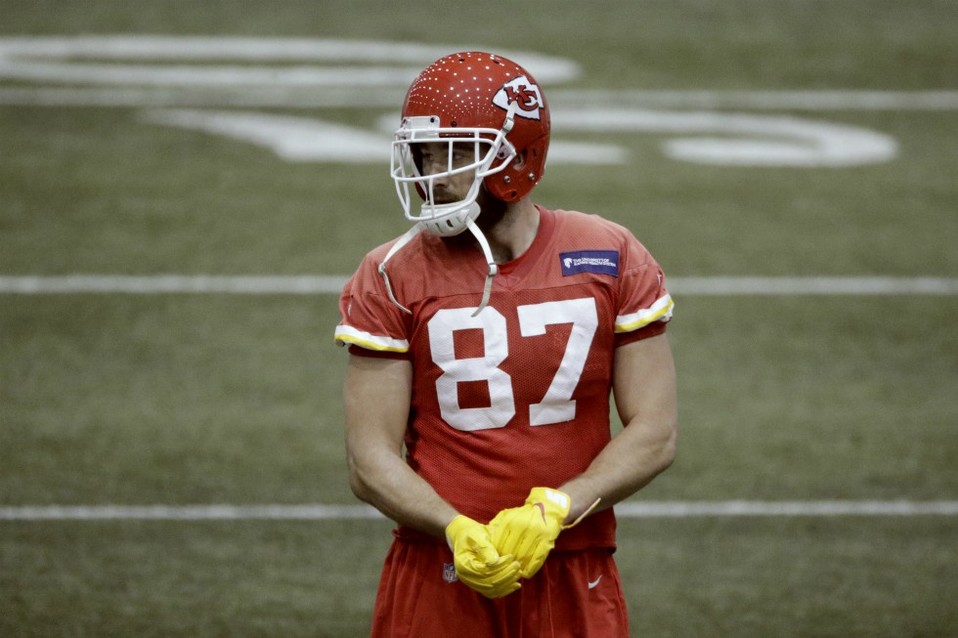 Los momios ponen a los Chiefs como favoritos ante 49ers en el Super Bowl (Foto: AFP)