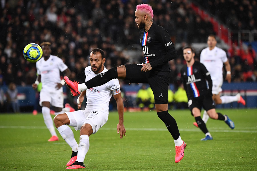 Neymar brilló en la goleada del PSG. (Foto: AFP)