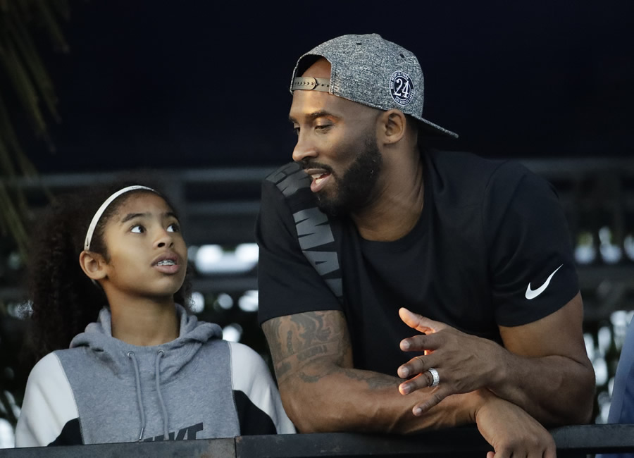 Kobe Bryant junto a su hija Gianna. (Foto: AP)