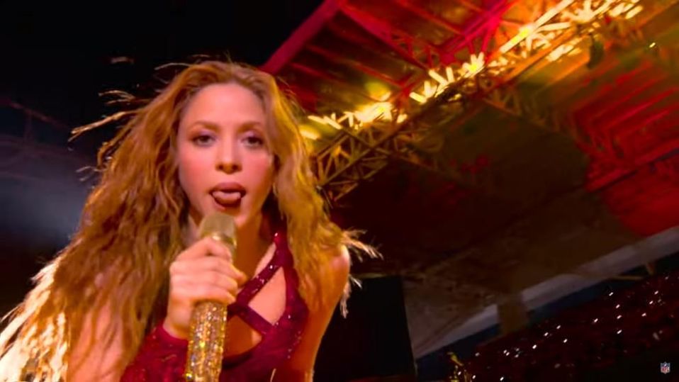 NFL ¿Por qué Shakira hizo ese sonido con la lengua en el medio tiempo?