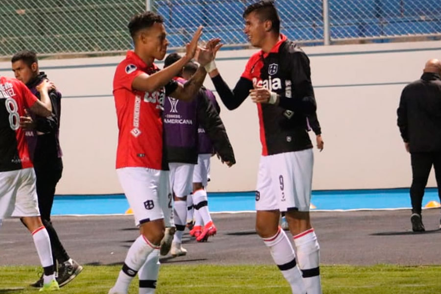 El conjunto peruano se llevó la ventaja en la eliminatoria. (Foto: @MelgarOficial)