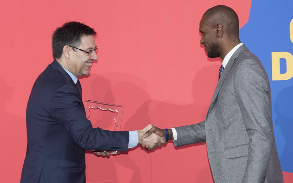 Abidal compartió vestidor con Messi en el Barcelona. (AFP)