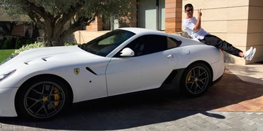 El portugués tiene un Ferrari 599 GTO en su cochera.