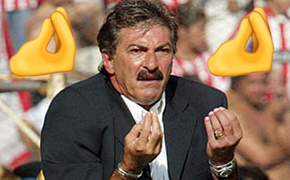 Al ver el emoji de los dedos pellizcando sin duda nos viene a la mente el estratega Ricardo La volpe. (Imago 7-Whatsapp)