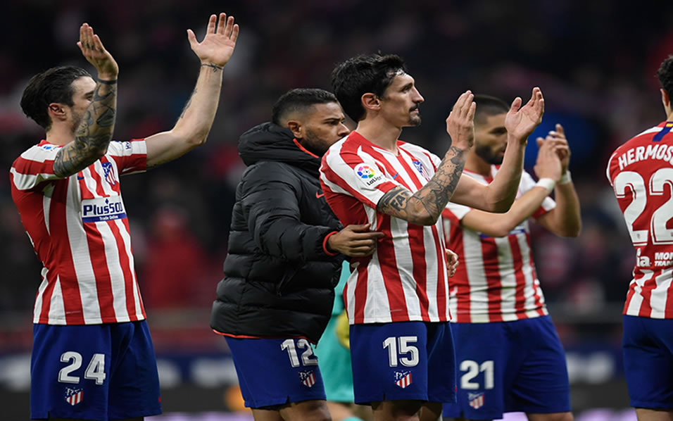 El mexicano también se perdió el derbi de Madrid por lesión. (AFP)
