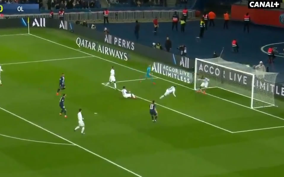 Video: increíble autogol en el PSG vs Lyon de la Ligue 1