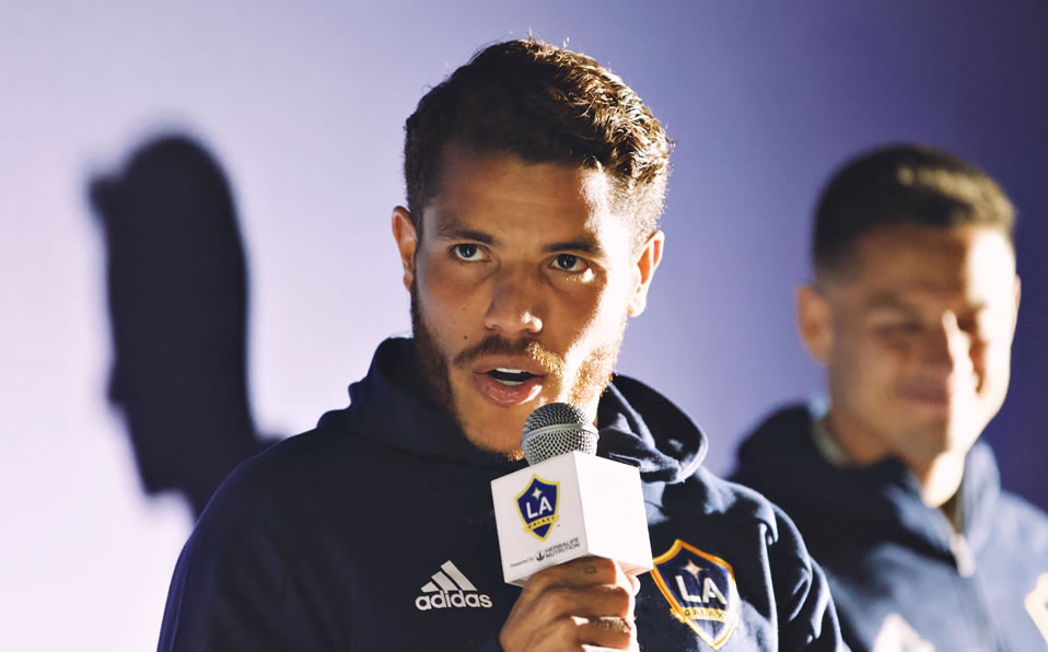 El mexicano se mostró muy activo con los aficionados. (@LAGalaxy)