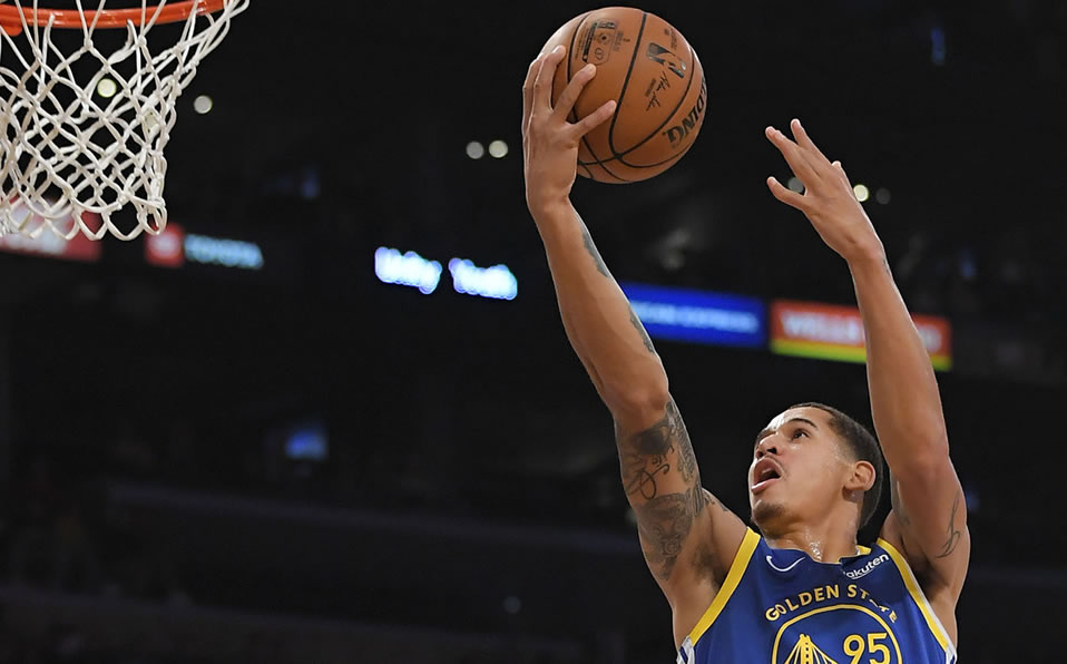 Fue el primer partido del mexicano en NBA. (@NBCSWarriors)