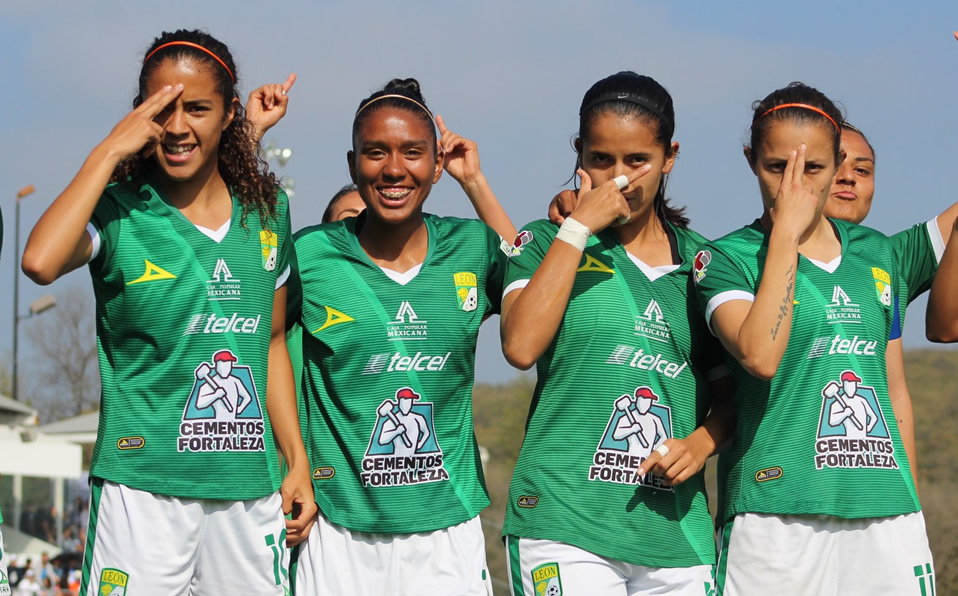 Las jugadoras de la Fiera celebraron en modo saiyajin. (Foto: @clubleonfc)