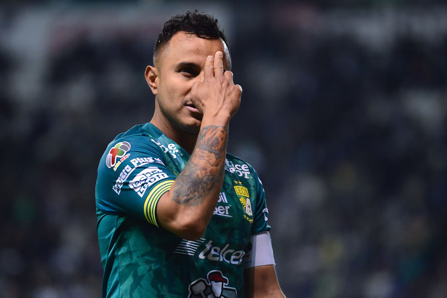 Luis Montes "se teletransportó" como Gokú en el triunfo de León. (Foto: Mexsport)