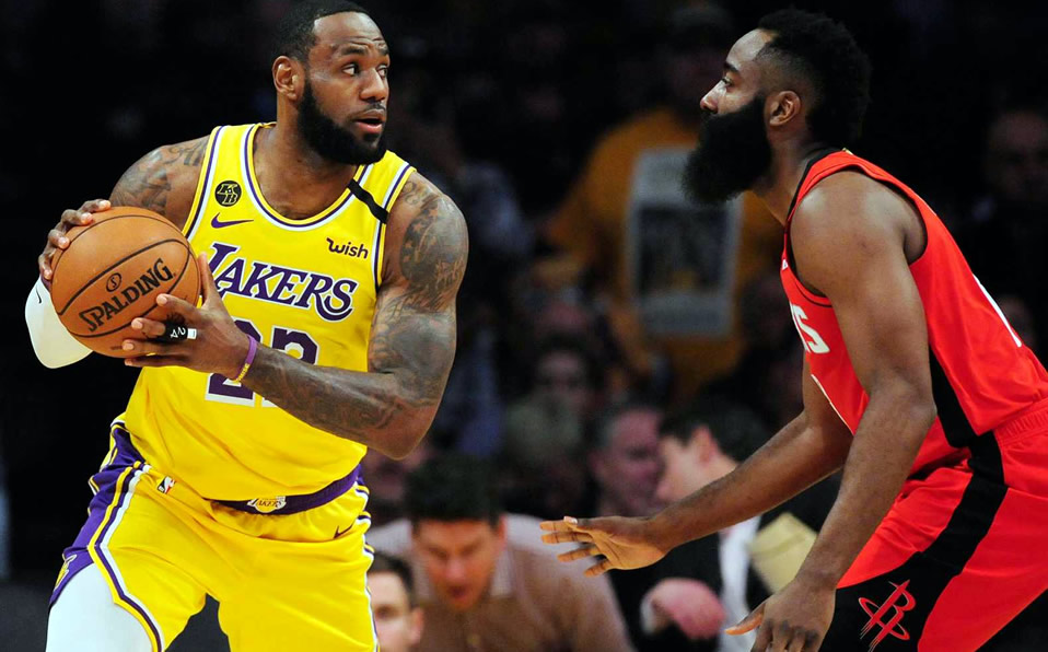 LeBron James y James Harden están en la lista de 44 basquetbolistas elegibles para Tokio 2020. (Reuters)