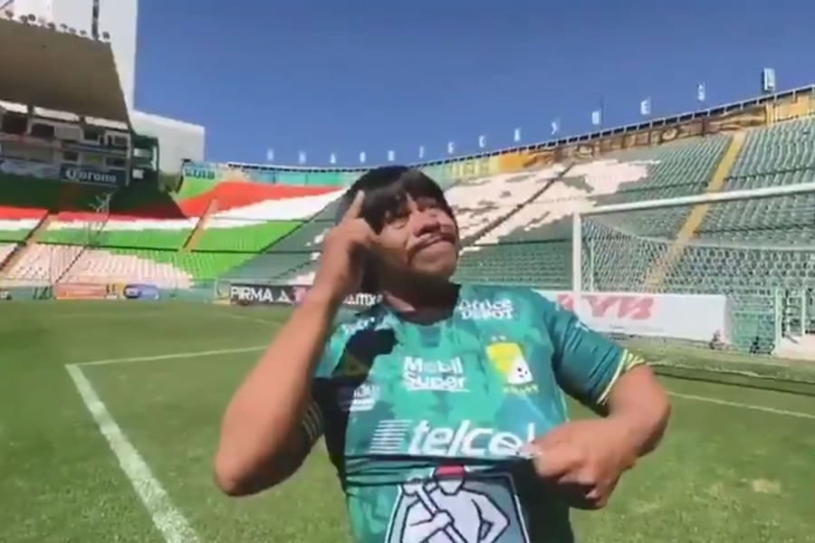 El Chuacheneguer retó a Carlños Vela (Foto: @clubleonfc)