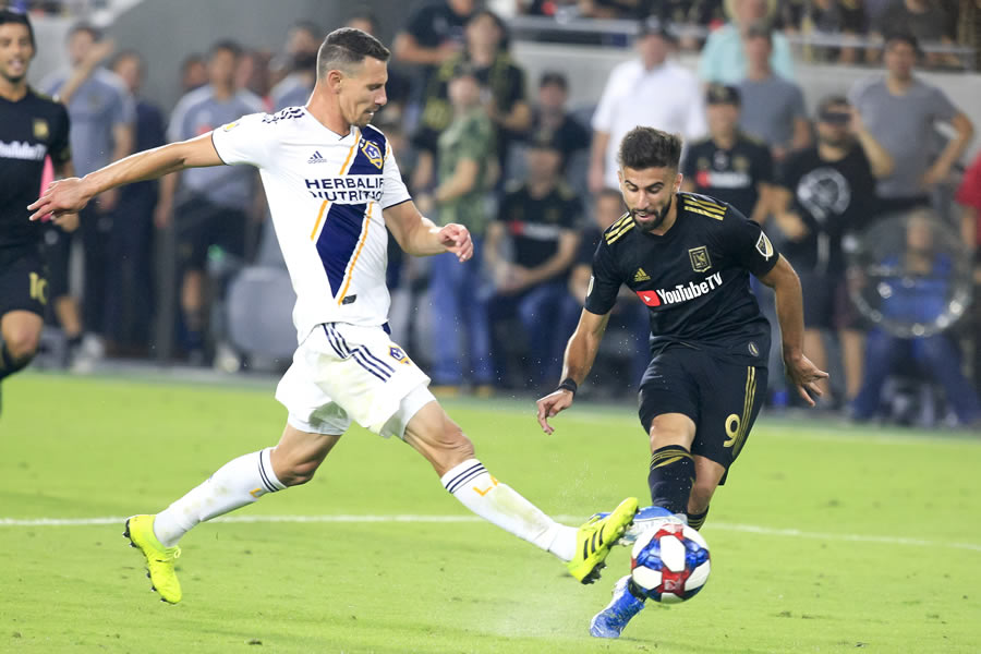 5.- Diego Rossi, compañero de Carlos Vela, tiene un valor de 12 mde. FOTO: Imago7.