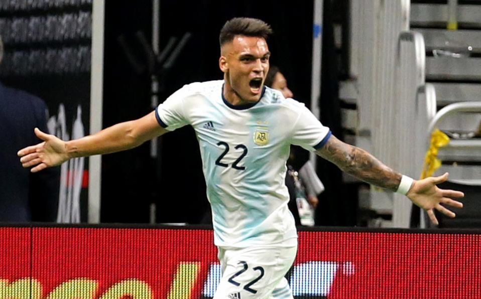 Lautaro Martínez tiene la edad para ser referente de esa selección argentina. (AFP)