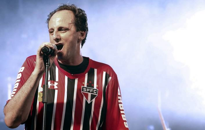 El portero goleador, un mito de Brasil: Rogerio Ceni jugó desde 1990 hasta su retiro en 2015 con el Sao Paulo.