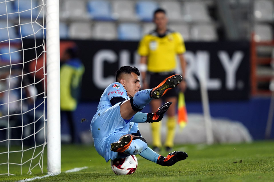 Luis García atajó un penal. (Foto: Imago7)