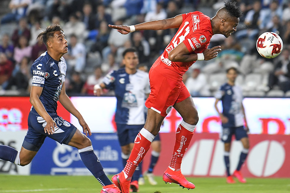 Michael Estrada anotando frente Pachuca. (Foto: Imago7)