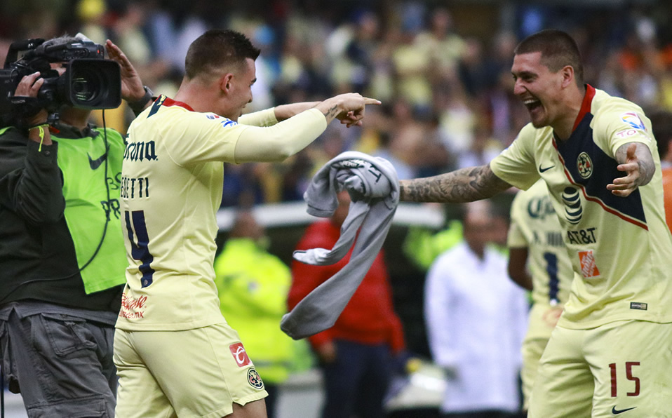 Miguel Herrera da a conocer tiempo estimado de baja de Nico Castillo (Imago7)