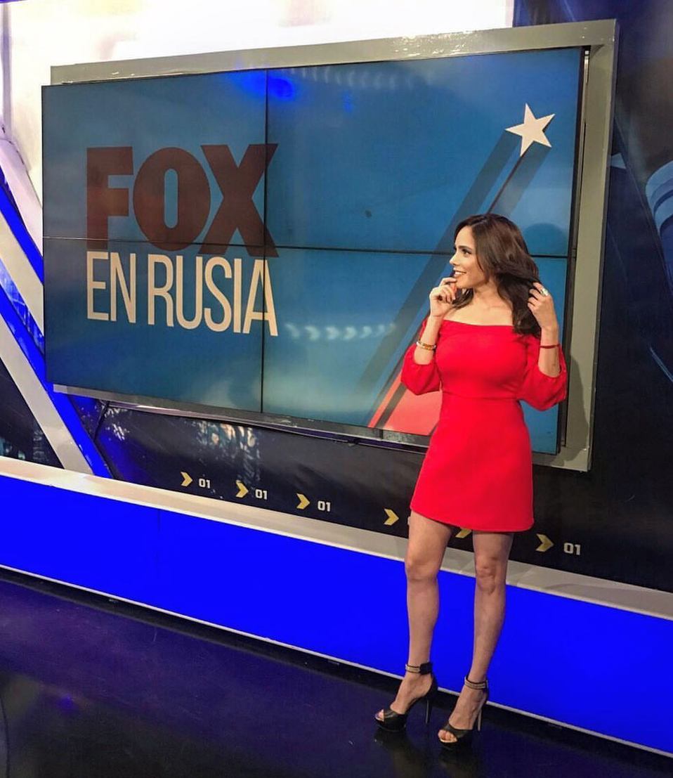 A continuación, algunas fotografías de la bella periodista Rosy Martell, quien se fue de Fox Sports para llegar a Miami.