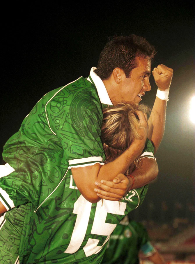 Cuauhtémoc Blanco y Luis Hernández en el Tri y Necaxa. (Foto: Mexsport)