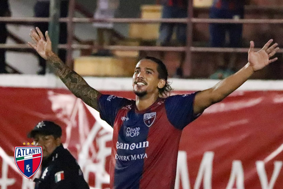 Francisco Da Costa se robó la noche en el Andrés Quintana Roo (FOTO: Atlante)
